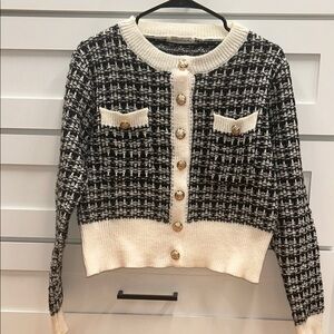 Chic Black and Cream Women's Sweater Size S (NWOT)